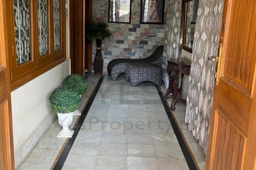 15 marla old house for sale corner House in samnabad lahore