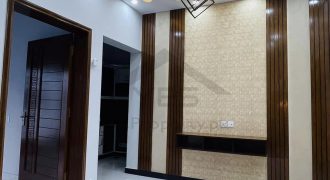 5 Marla Brand New Semi Furnished House 𝐢𝐧 , Bahria Town Lahore 𝐅𝐨𝐫 Sale.