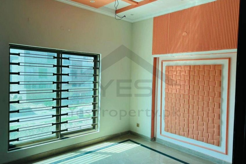 6 marla corner house for sale in DHA lahore