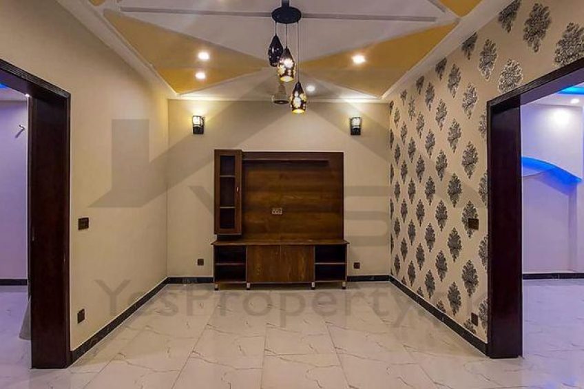 5 Marla ultra modern stylish House in Canal Valley Near Bahria town Lahore opposite sukh chain