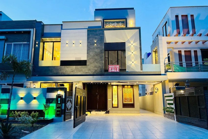 10 MARLA BRAND NEW MODERN HOUSE FOR SALE Full Basement HOT LOCATION OF DHA Phase 5