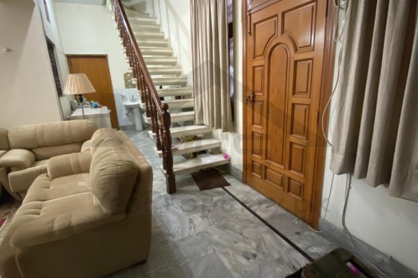 15 marla old house for sale corner House in samnabad lahore