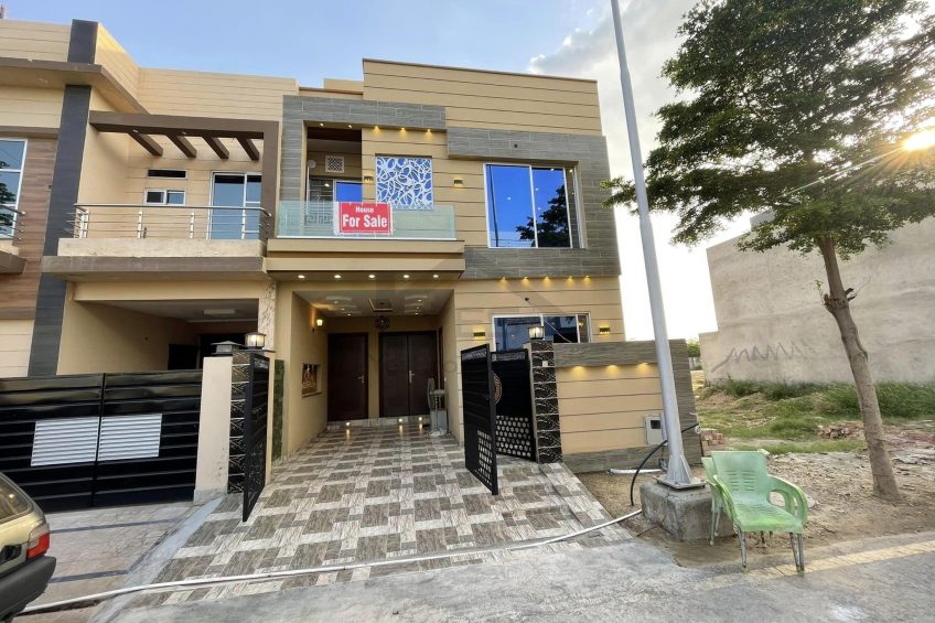 5 Marla House for sale in Lake City Lahore