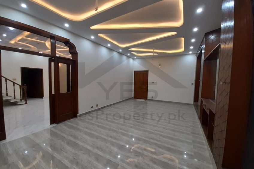 10 Marla corner beautiful House for sale in Marghzar Officer cooperative Housing Society main Multan Road Lahore