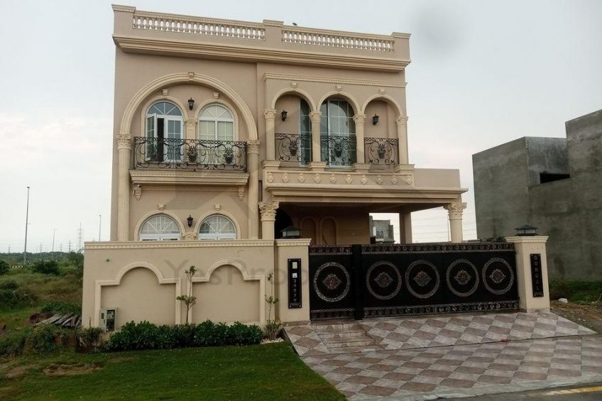 10 marla spanish house available for sale in DHA