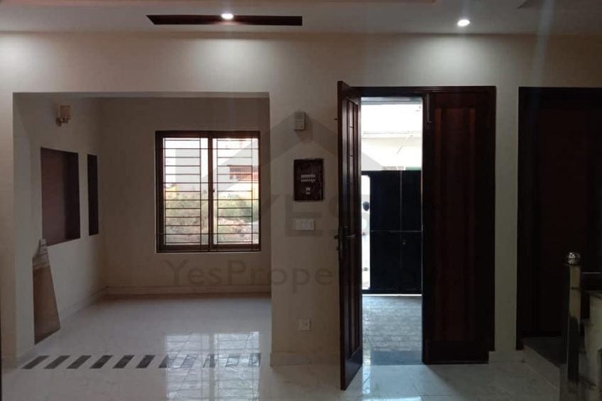 3.5 MARLA Full HOUSE FOR RENT in Johar town Lahore