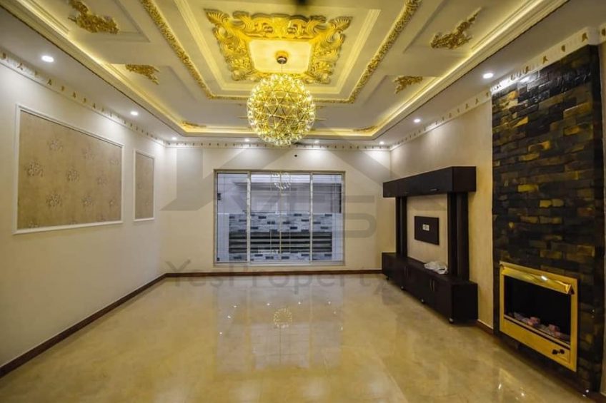 10 Marla luxury House For Sale in DHA