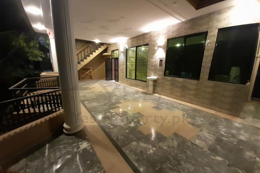 10 Marla corner beautiful House for sale in Marghzar Officer cooperative Housing Society main Multan Road Lahore