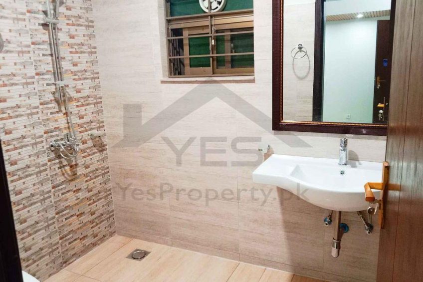 3 beds Apartment Attach Baths For Rent In Askari 10