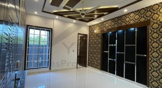 10 Marla Brand New Luxury House Available For Sale In Bahria Town Lahore.