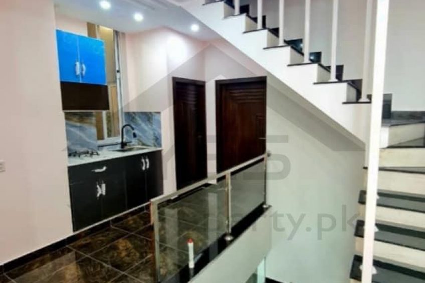 5 marla House available for sale in Bankers avenue bedian road Lahore