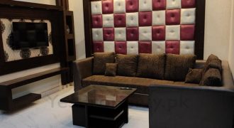 10 Marla House Available For Rent In Bahria Town Lahore.