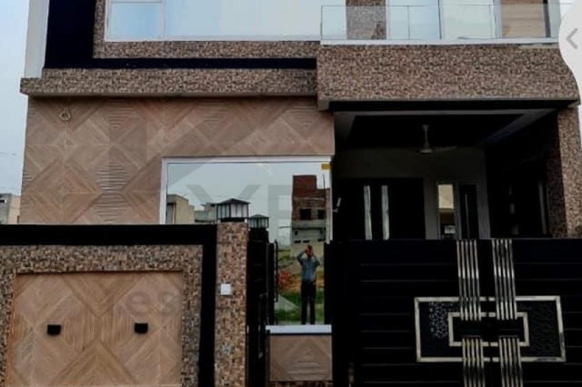 5 marla House available for sale in Bankers avenue bedian road Lahore