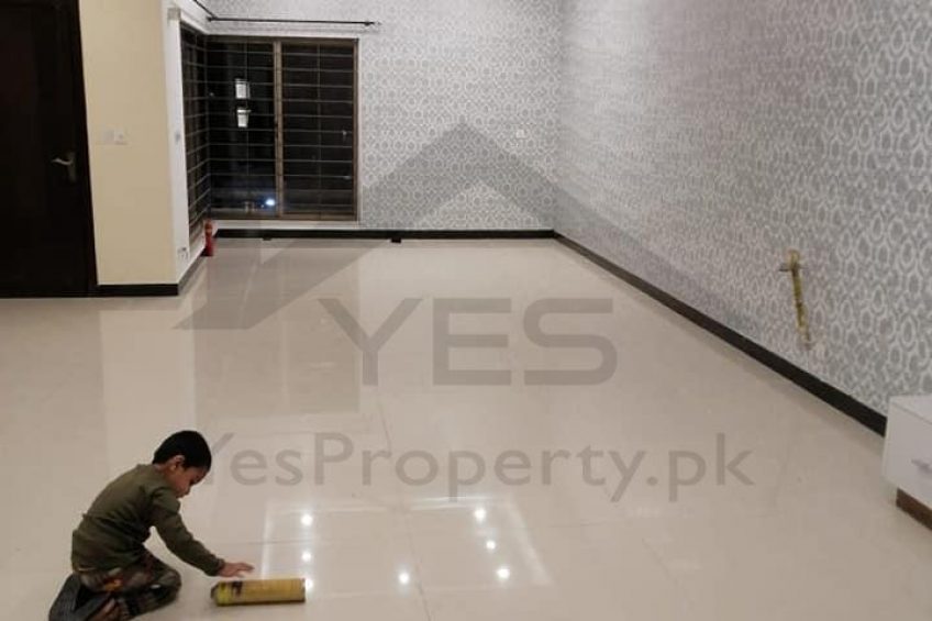 10 marla house for rent Bahria town phase 8