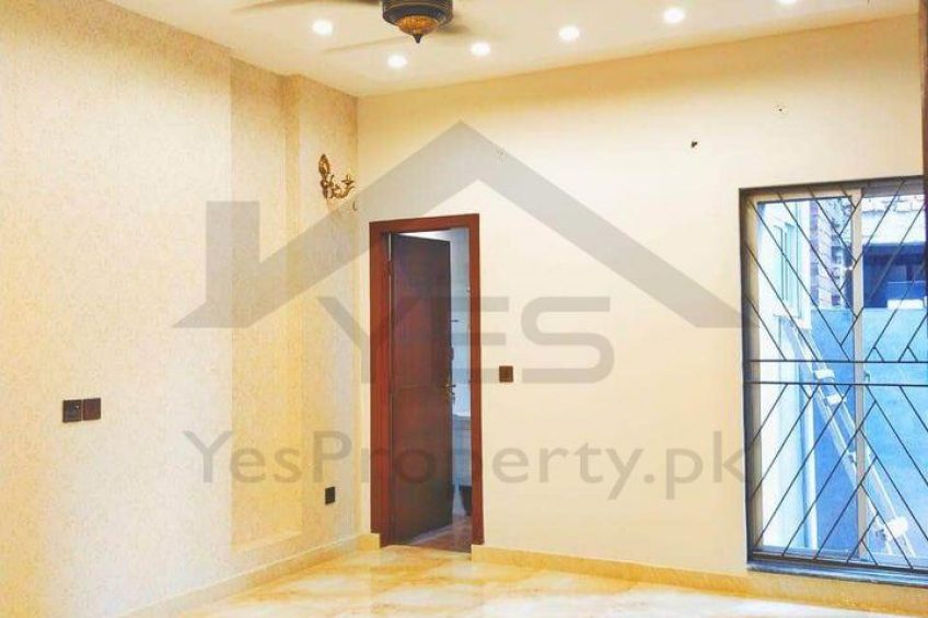 8 marla brand new house for Sale in Bahria nasheman