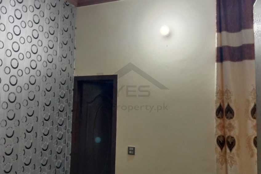 2.5 Marla furnished house duble story available in Multan road cinema street