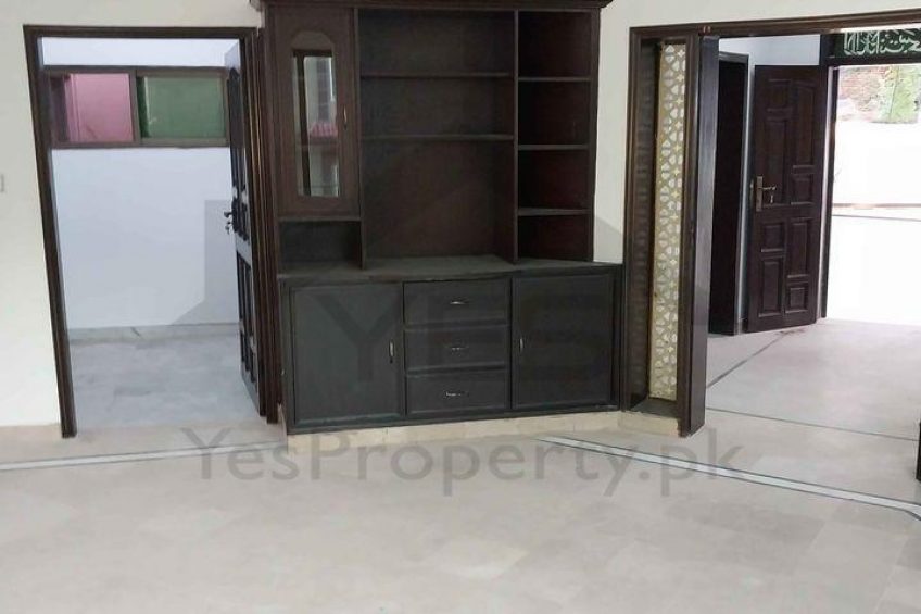 10 marla used double story corner house for urgent sale in Islamabad Pakistan Town Phase 1