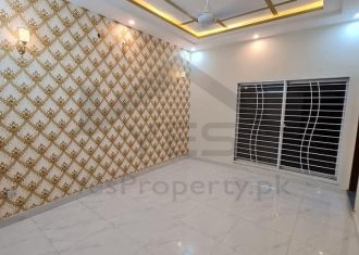 10 Marla Brand New House for sale Bahria Town Lahore