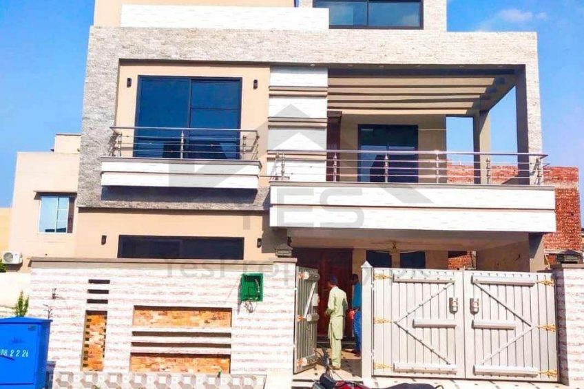 8 marla brand new house for sale in Bahria nasheman main ferozpur road lahore