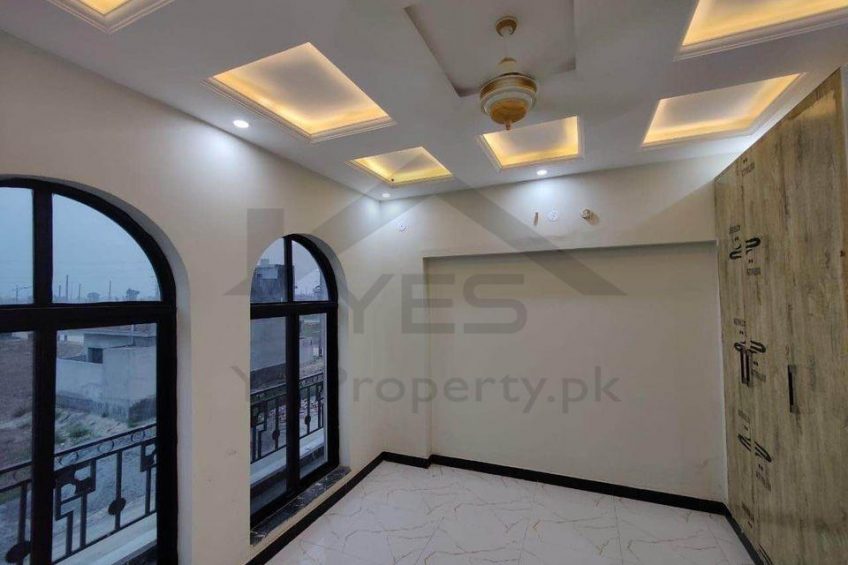 5 marla brand new house for sale in Central Park Housing Scheme