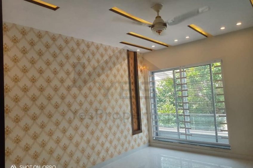 10 Marla brand new house for sale in Bahria Town Lahore