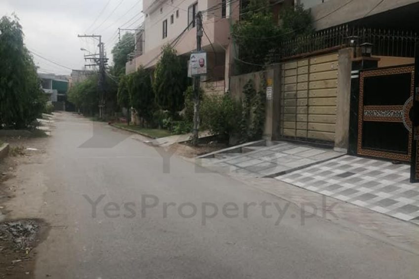 8 Marla Luxurious House for Sale On College Road NEAR PIA Road Wapda Town, Lahore.