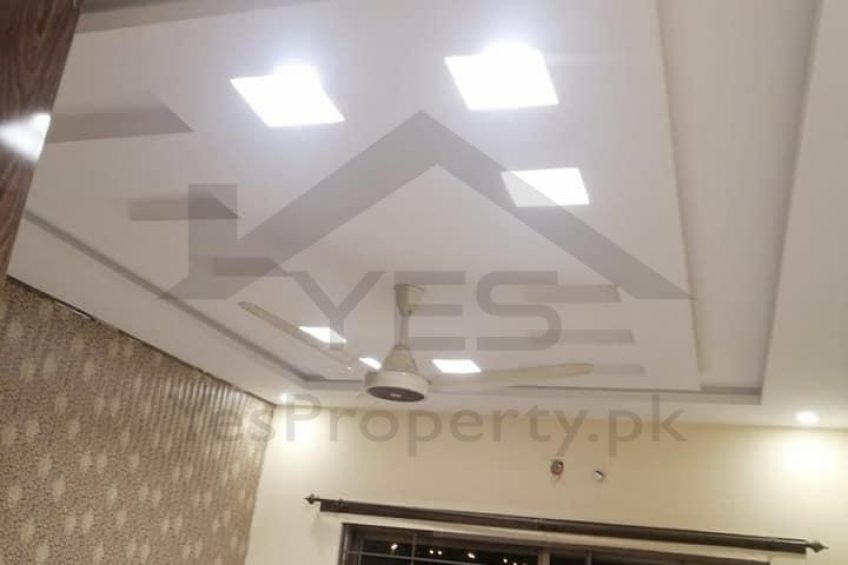 10 marla house for rent Bahria town phase 8