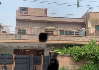 10 marla used house for sale in Central Park Housing Scheme