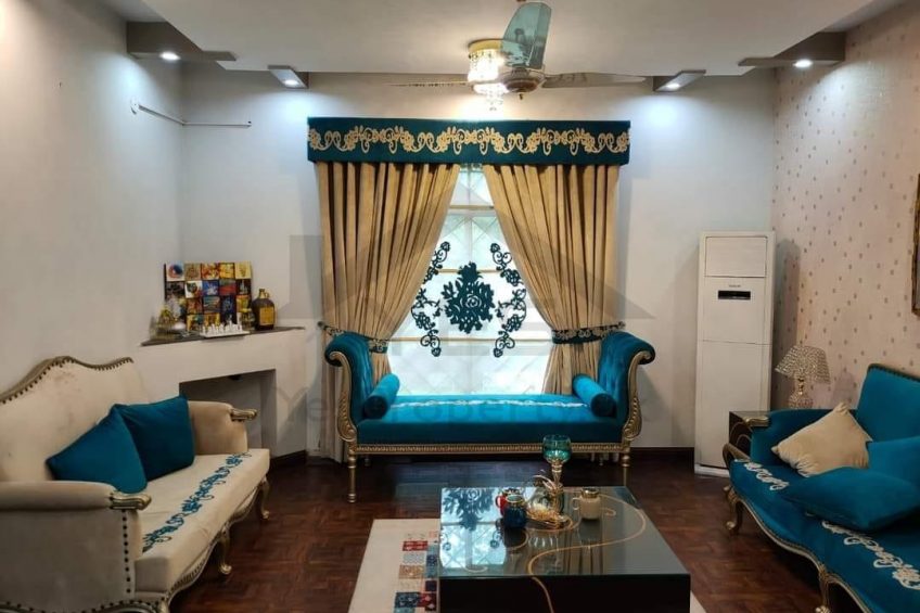 Beautiful 10 Marla House for sale in pragon city barki road lahore