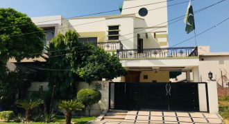 10 Marla Bungalow in DHA Phase 8 at Prime Location, Near Park & Mosque Available For Sale