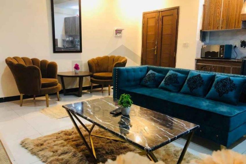 Daily, weekly basis furnished apartment available for rent in bahria town Lahore