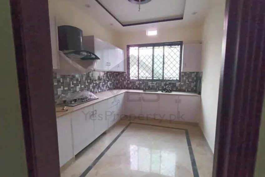 10 marla brand new house for sale in Central Park Housing Scheme