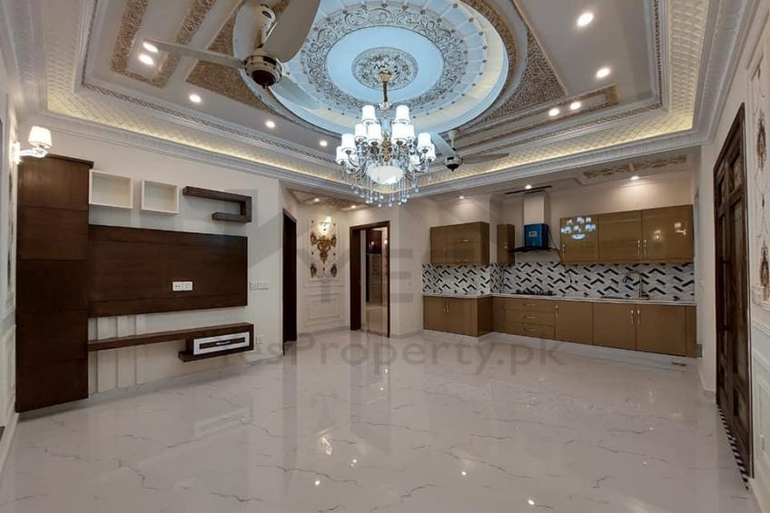 10 Marla Brand New Facing Park House Available For Sale in Bahria Town Lahore