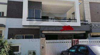 10 marla house for rent Bahria town phase 8