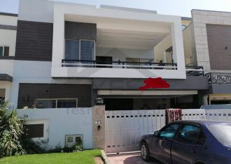 10 marla house for rent Bahria town phase 8