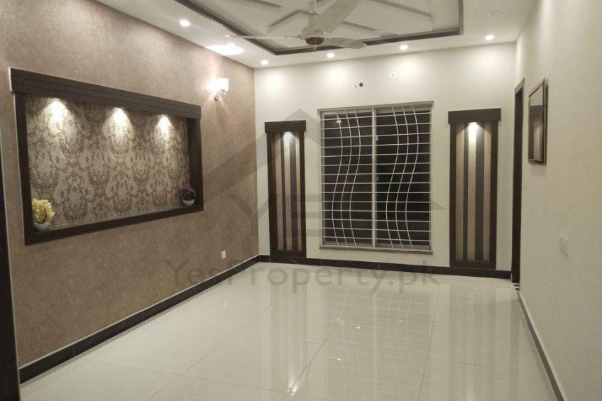 10 Marla Brand New House Available for sale in overseas A Bahira Town Lahore