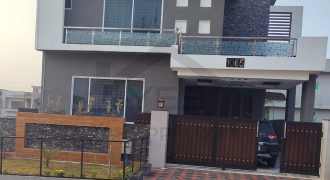 10 Marla luxury furnished house with basement full furnished for Sale in Bahria town phase 8