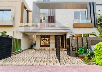 10 Marla Brand New Beautiful House For Sale in Bahria Town Lahore.