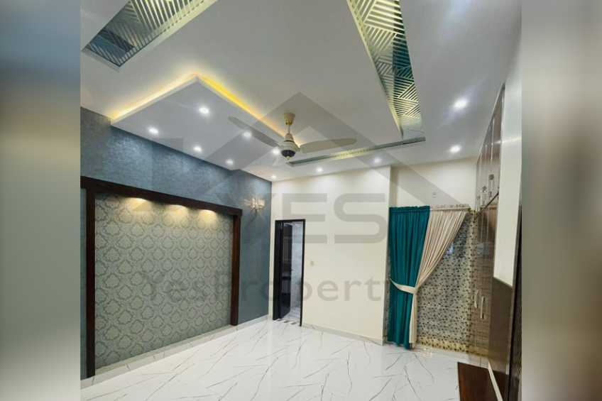 Full Luxury 10 Marla House for Sale in Bahria Town Lahore