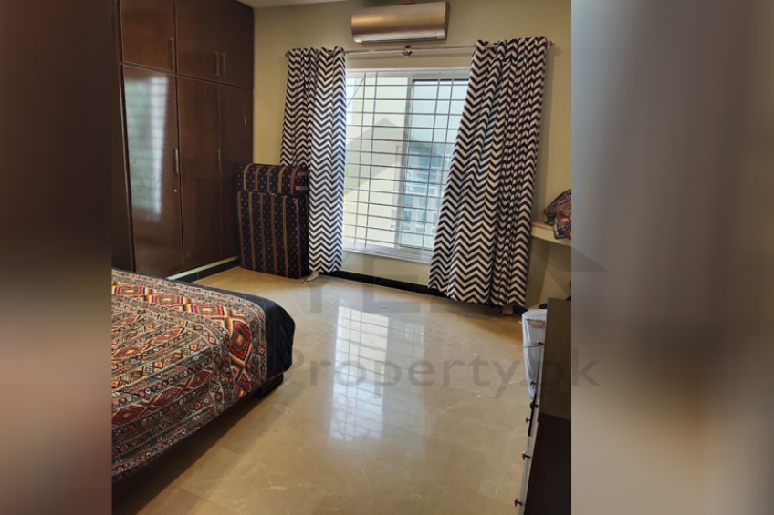 10 Marla luxury furnished house with basement full furnished for Sale in Bahria town phase 8