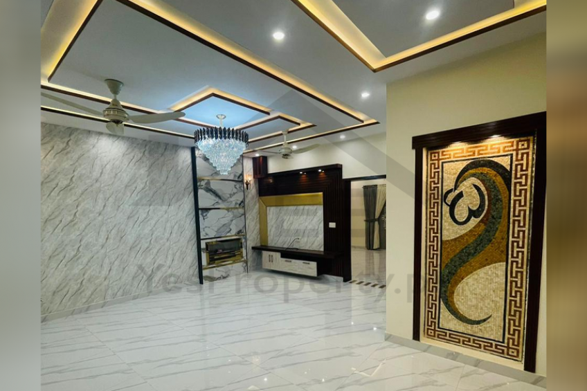 Full Luxury 10 Marla House for Sale in Bahria Town Lahore