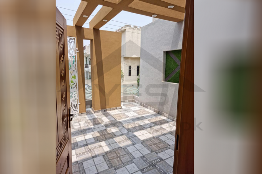 10 Marla House For Sale in Kashmir Road Sialkot