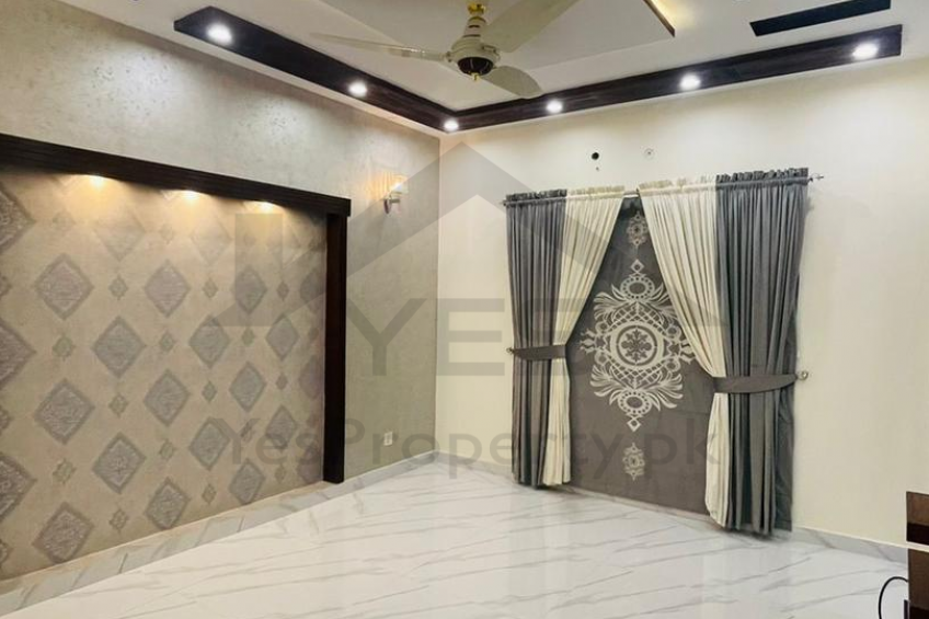 Full Luxury 10 Marla House for Sale in Bahria Town Lahore