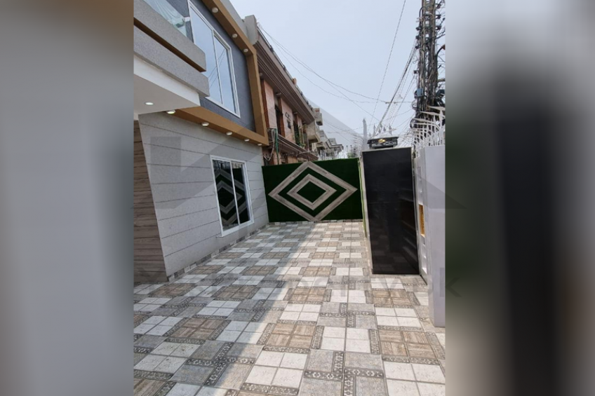 10 Marla House For Sale in Kashmir Road Sialkot