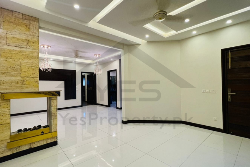 7 marla House urgent sale in DHA Phase 6