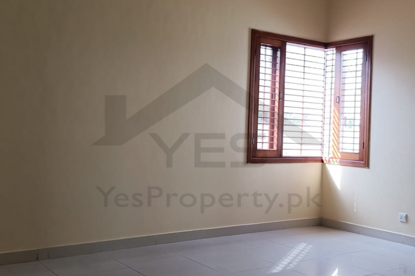 1 Kanal in HOT LOCATION CHEAP PRICE DHA Lahore VERY BEAUTYFUL HOUSE FOR SALE