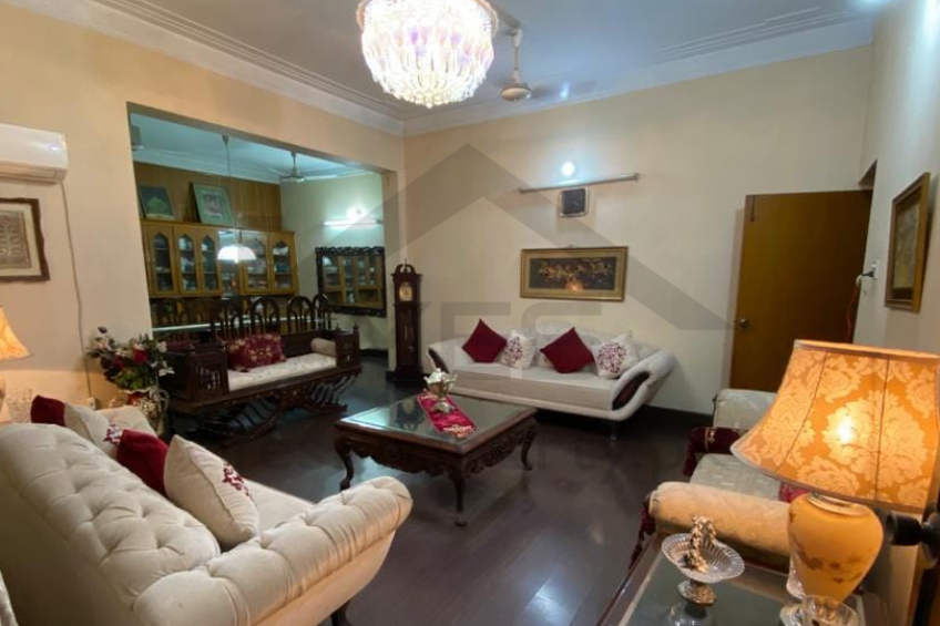 15 Marla old house for sale corner House in samnabad lahore