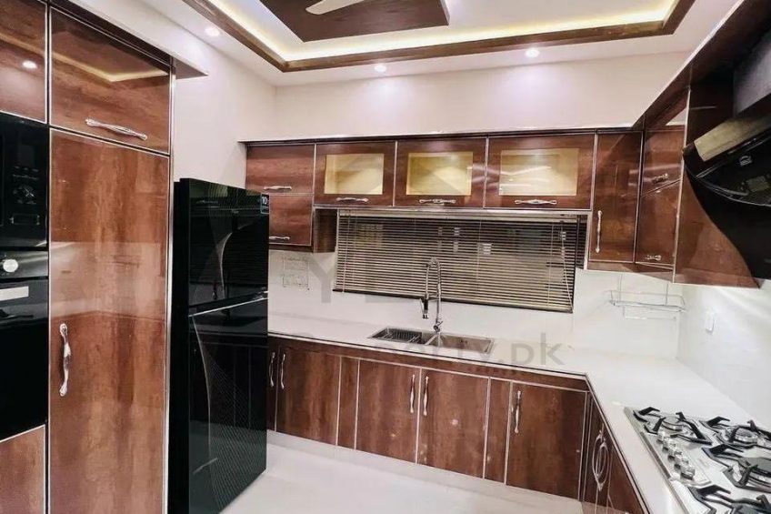 10 marla brand new designer house for sale in bahria Town lahore