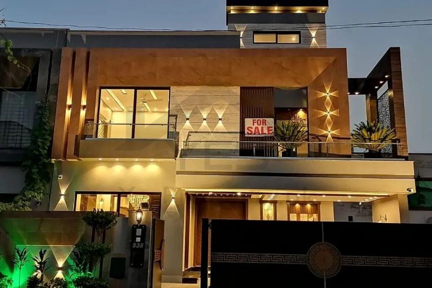 10 marla brand new designer house for sale in bahria Town lahore