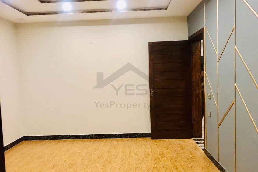 1 KANAL HOUSE FOR SALE IN UET SOCIETY NEAR TO VALANCIA TOWN